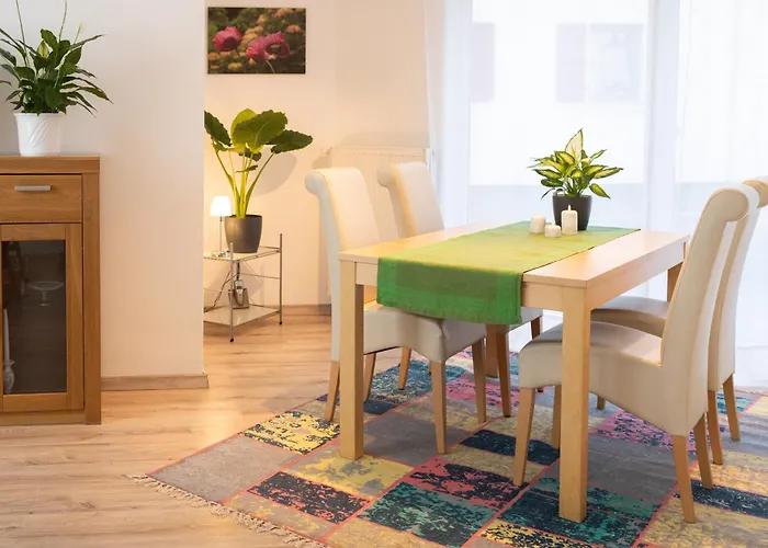 In Ruhigem Viertel Rhodt unter Rietburg