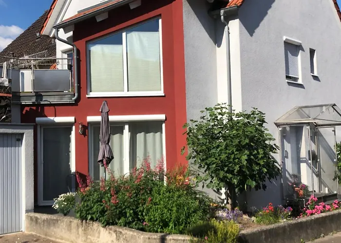 Apartamento In Ruhigem Viertel Rhodt unter Rietburg